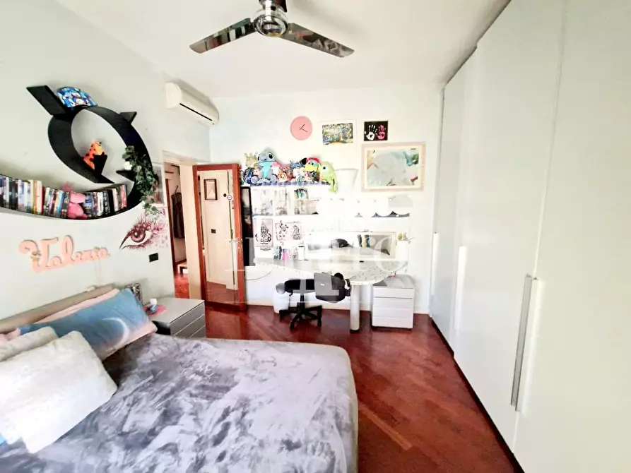 Immagine 11 di Appartamento in vendita  a Campi Bisenzio