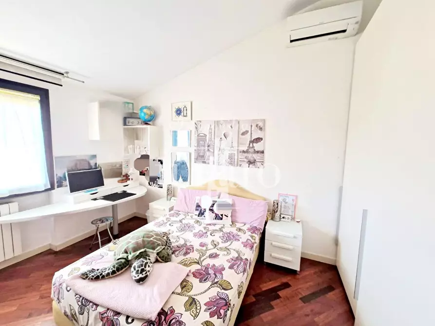 Immagine 30 di Appartamento in vendita  a Campi Bisenzio