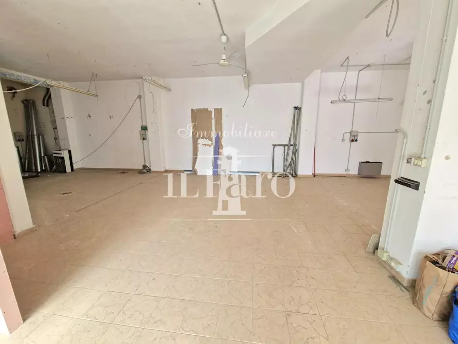 Immagine 35 di Appartamento in vendita  a Campi Bisenzio