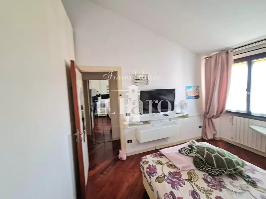 Immagine 28 di Appartamento in vendita  a Campi Bisenzio