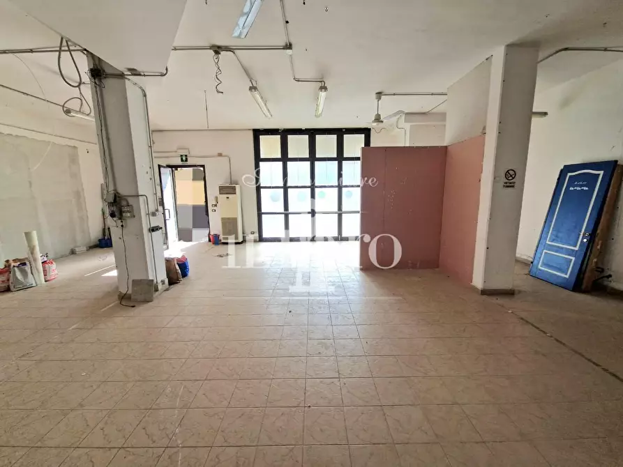 Immagine 38 di Appartamento in vendita  a Campi Bisenzio