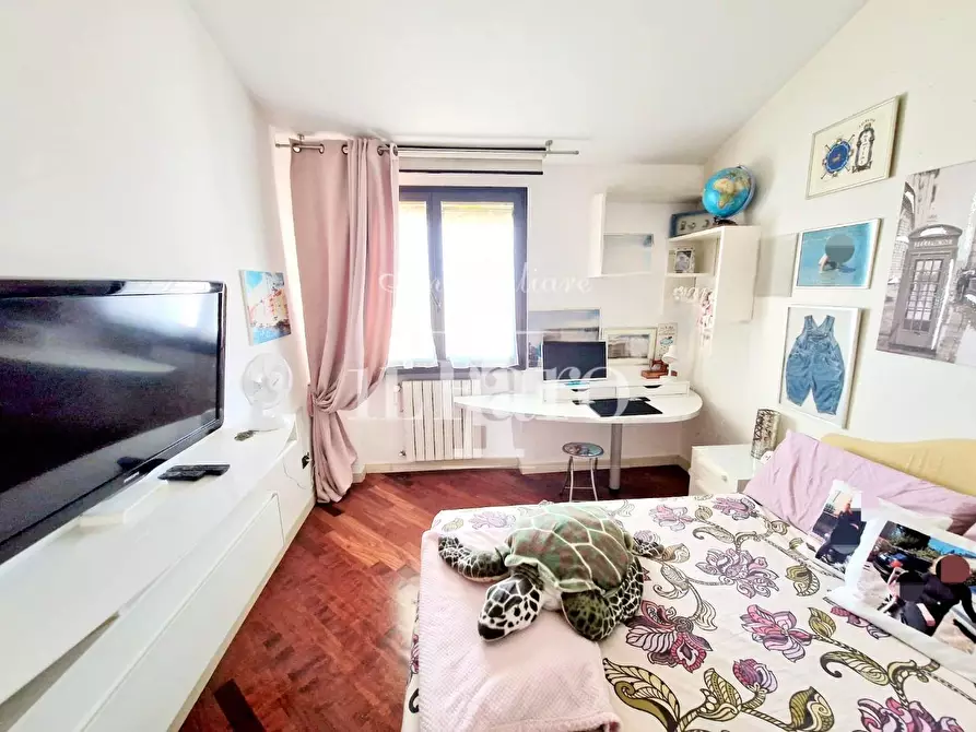 Immagine 29 di Appartamento in vendita  a Campi Bisenzio