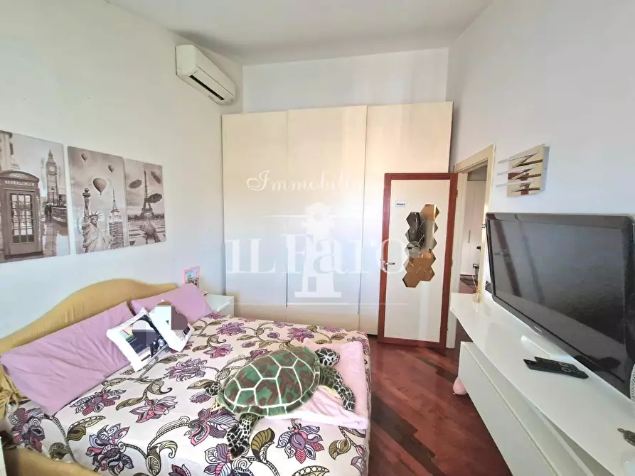 Immagine 31 di Appartamento in vendita  a Campi Bisenzio