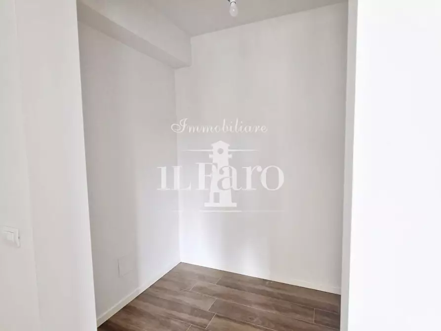 Immagine 18 di Appartamento in vendita  a Campi Bisenzio