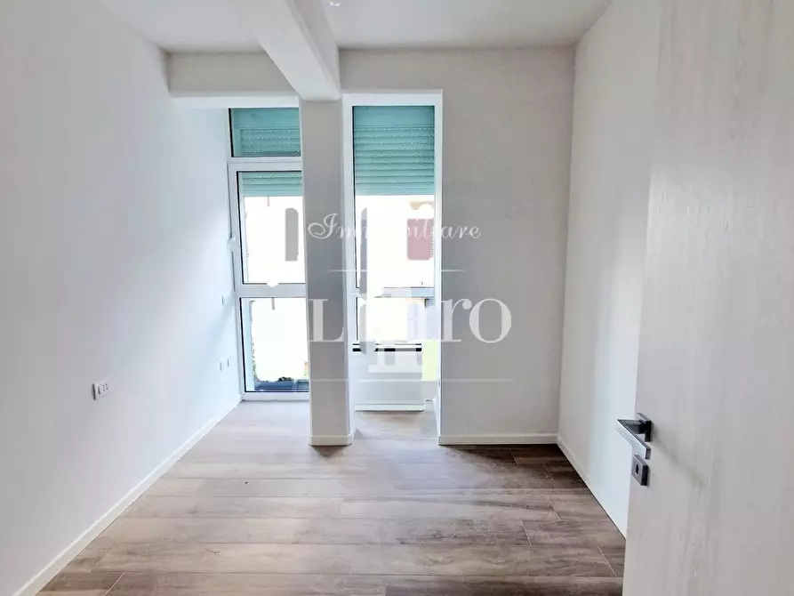 Immagine 11 di Appartamento in vendita  a Campi Bisenzio