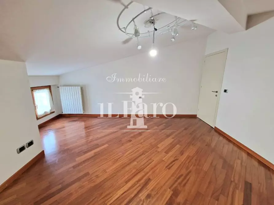 Immagine 35 di Appartamento in vendita  a Signa