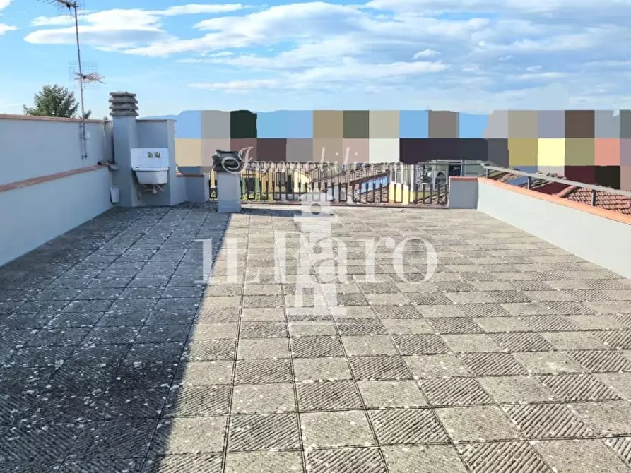 Immagine 32 di Terratetto in vendita  a Campi Bisenzio