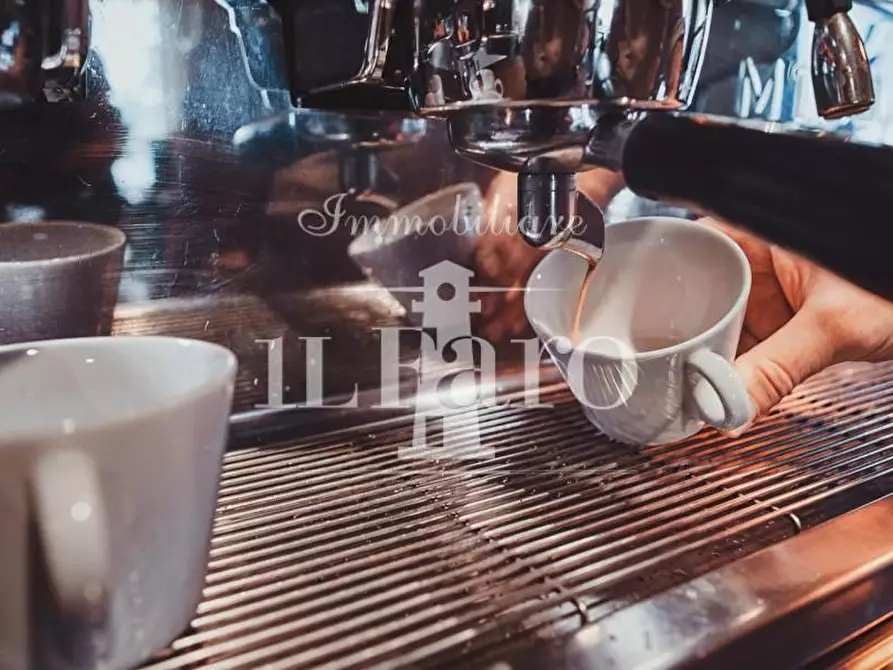 Immagine 3 di Bar / Ristorante in vendita  a Campi Bisenzio