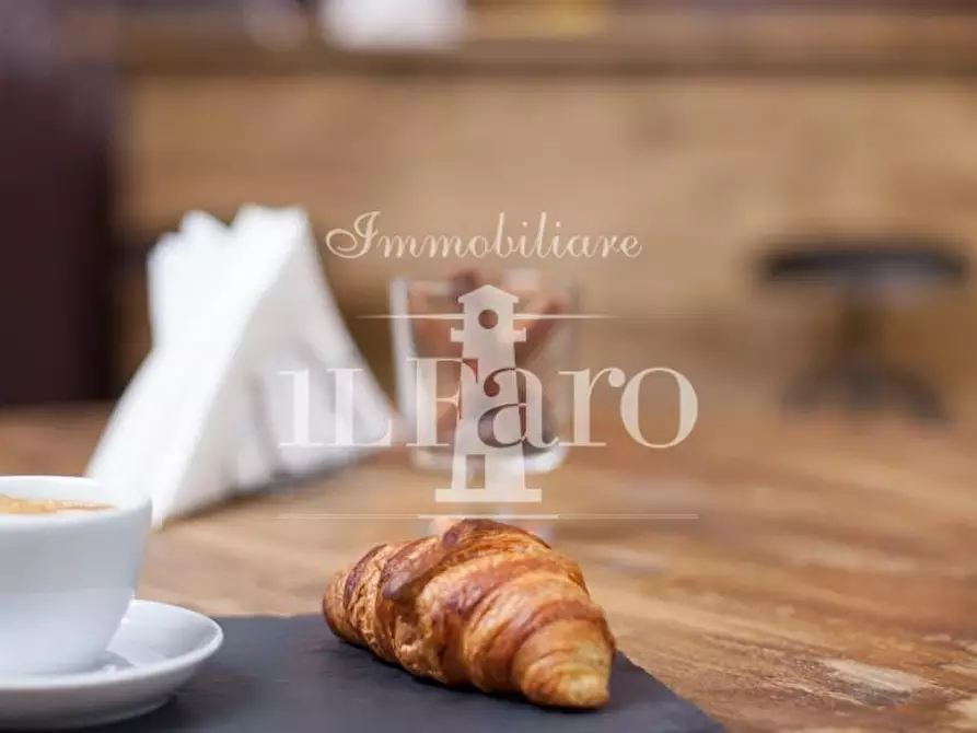 Immagine 4 di Bar / Ristorante in vendita  a Campi Bisenzio