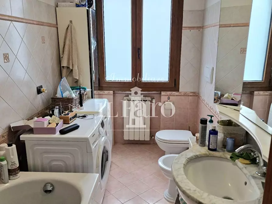 Immagine 17 di Villetta a schiera in vendita  a Campi Bisenzio