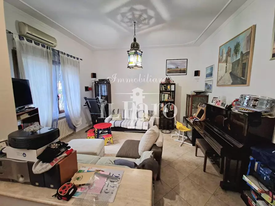 Immagine 1 di Villetta a schiera in vendita  a Campi Bisenzio