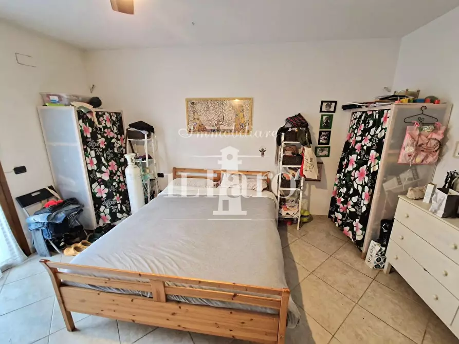 Immagine 11 di Villetta a schiera in vendita  a Campi Bisenzio