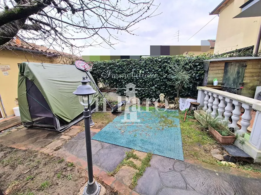 Immagine 20 di Villetta a schiera in vendita  a Campi Bisenzio