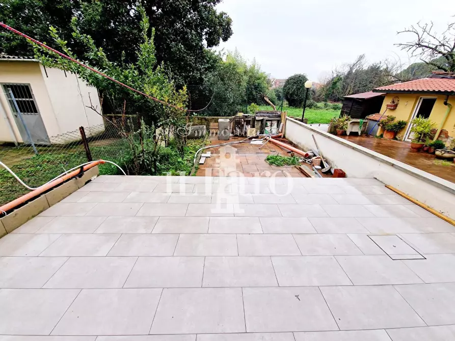 Immagine 2 di Terratetto in vendita  a Campi Bisenzio