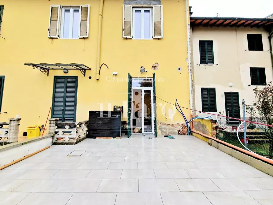 Immagine 1 di Terratetto in vendita  a Campi Bisenzio