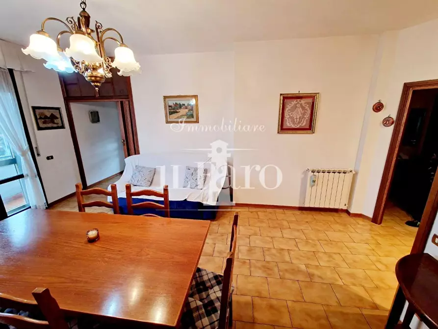 Immagine 9 di Appartamento in vendita  a Carmignano