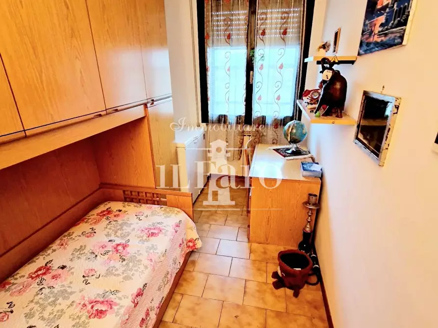 Immagine 20 di Appartamento in vendita  a Carmignano