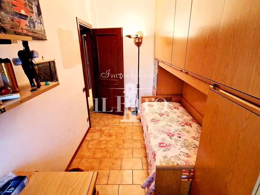 Immagine 19 di Appartamento in vendita  a Carmignano