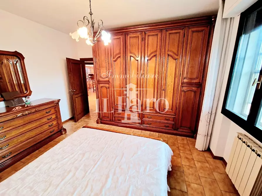 Immagine 16 di Appartamento in vendita  a Carmignano