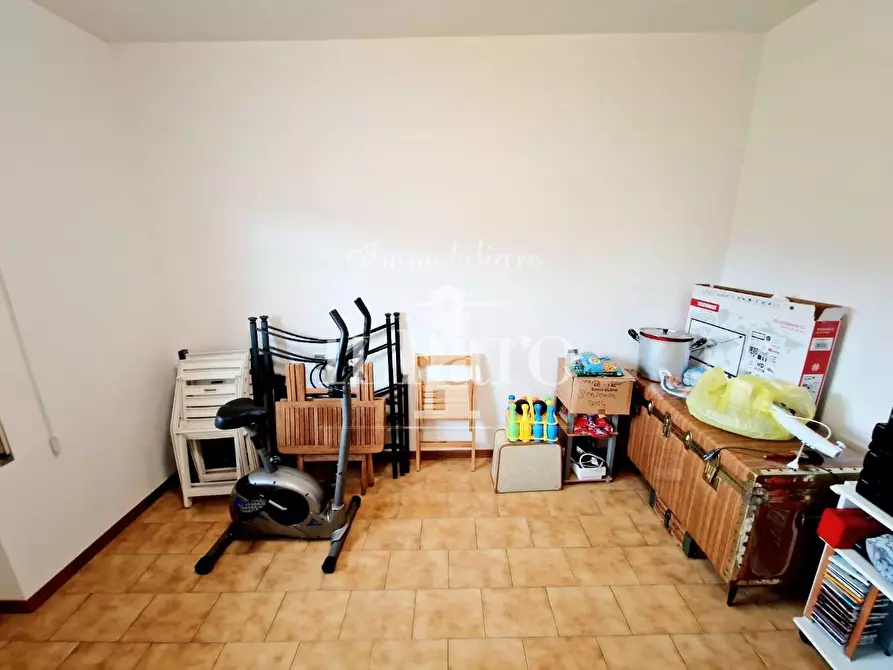 Immagine 21 di Appartamento in vendita  a Carmignano