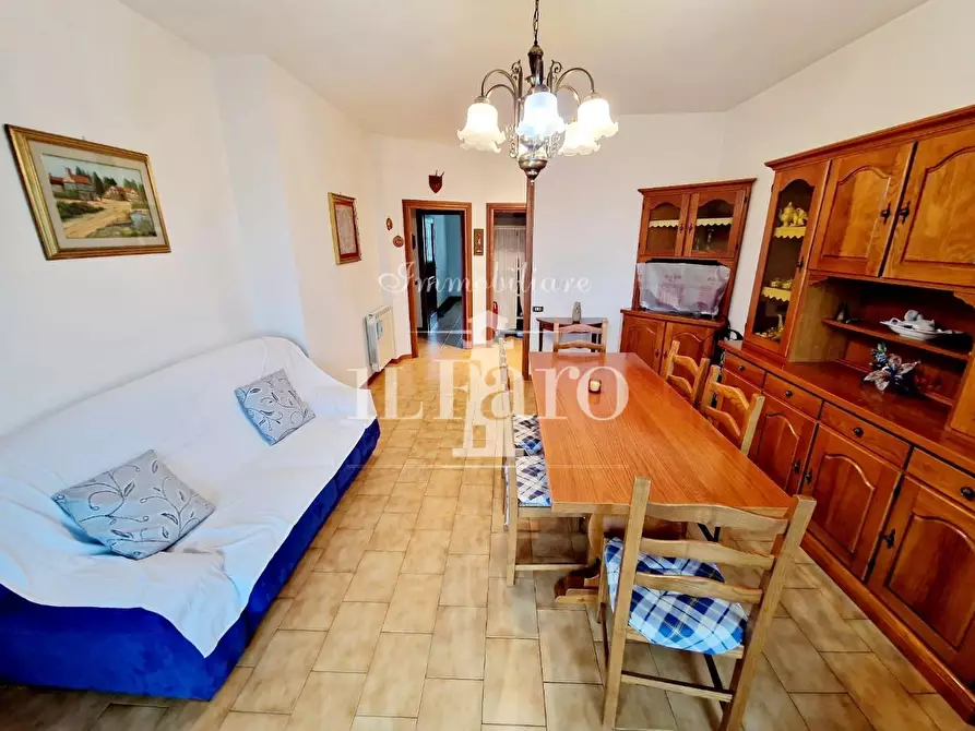 Immagine 7 di Appartamento in vendita  a Carmignano