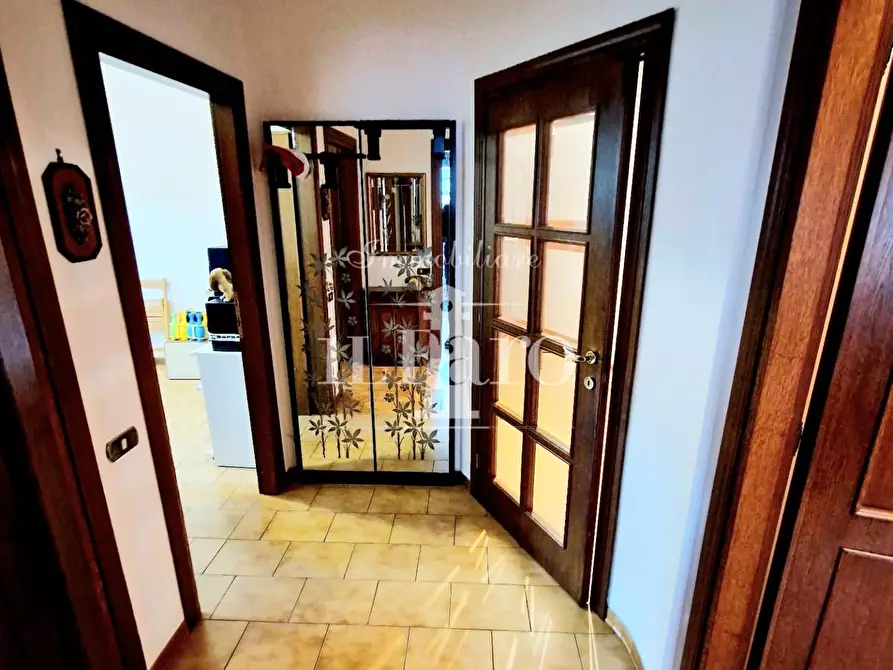 Immagine 13 di Appartamento in vendita  a Carmignano