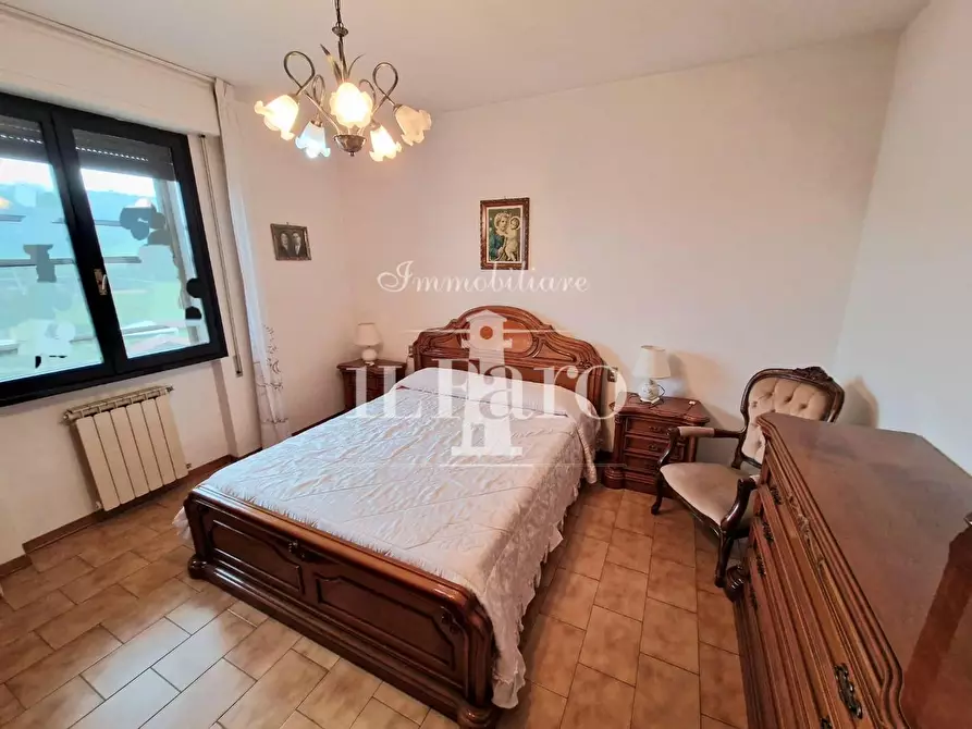 Immagine 15 di Appartamento in vendita  a Carmignano