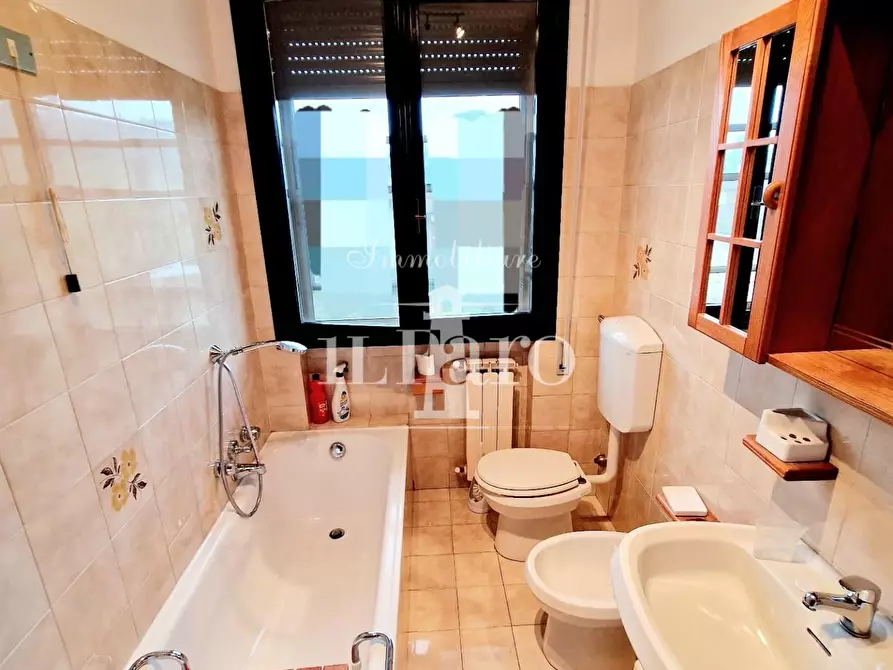 Immagine 24 di Appartamento in vendita  a Carmignano