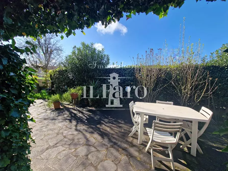 Immagine 7 di Terratetto in vendita  a Campi Bisenzio