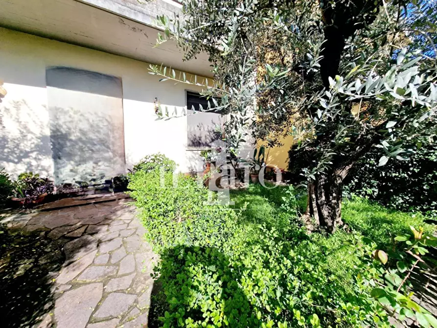 Immagine 4 di Terratetto in vendita  a Campi Bisenzio