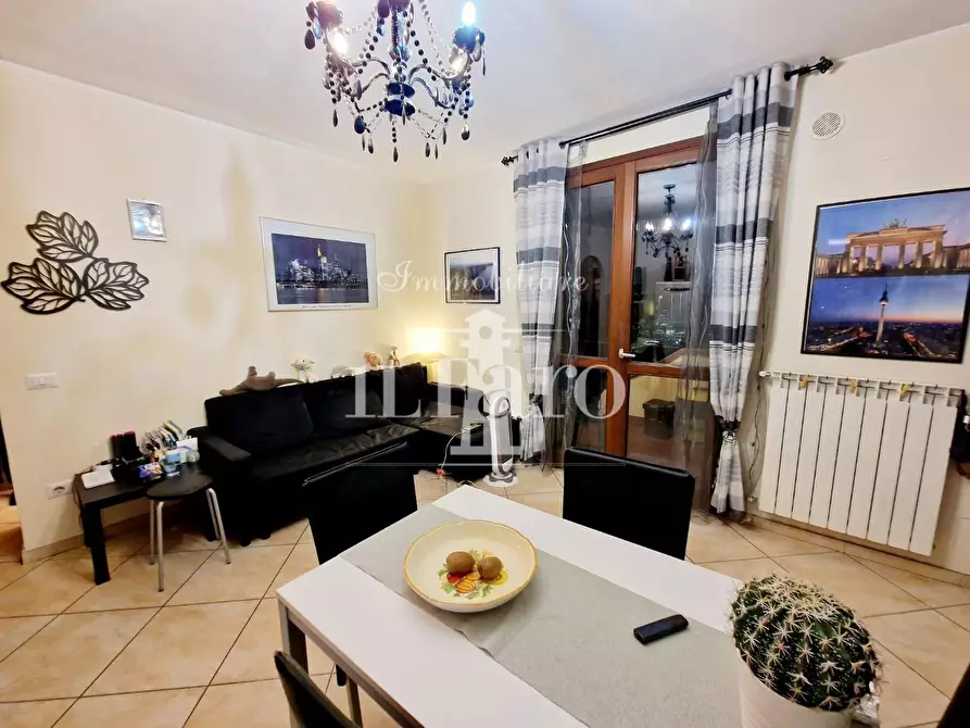 Immagine 6 di Appartamento in vendita  a Campi Bisenzio