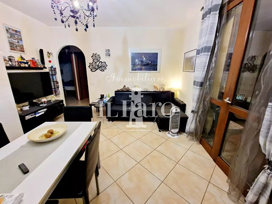 Immagine 2 di Appartamento in vendita  a Campi Bisenzio