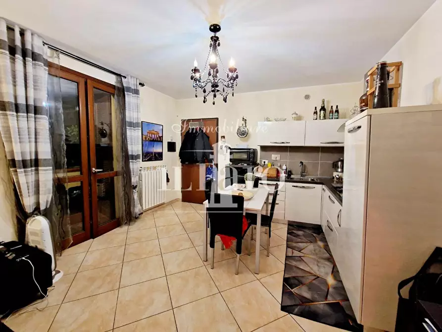 Immagine 3 di Appartamento in vendita  a Campi Bisenzio