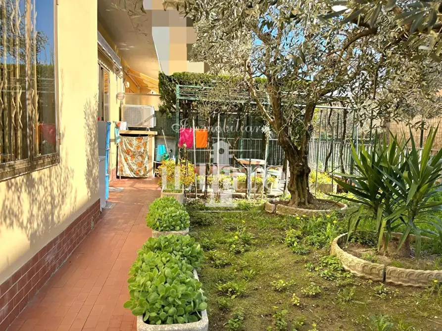 Immagine 1 di Appartamento in vendita  a Campi Bisenzio