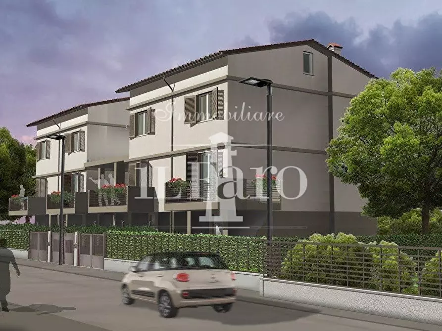 Immagine 1 di Villetta a schiera in vendita  a Campi Bisenzio