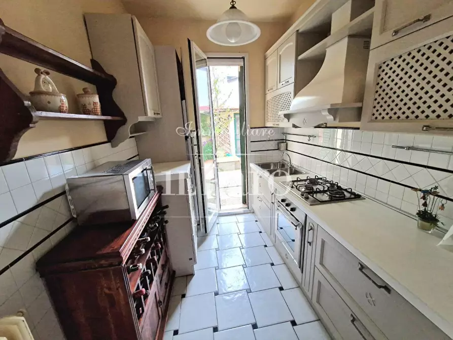 Immagine 17 di Terratetto in vendita  a Campi Bisenzio