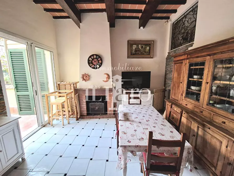 Immagine 15 di Terratetto in vendita  a Campi Bisenzio