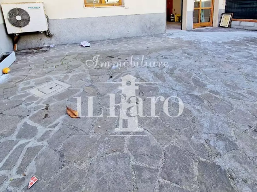 Immagine 10 di Appartamento in vendita  a Campi Bisenzio