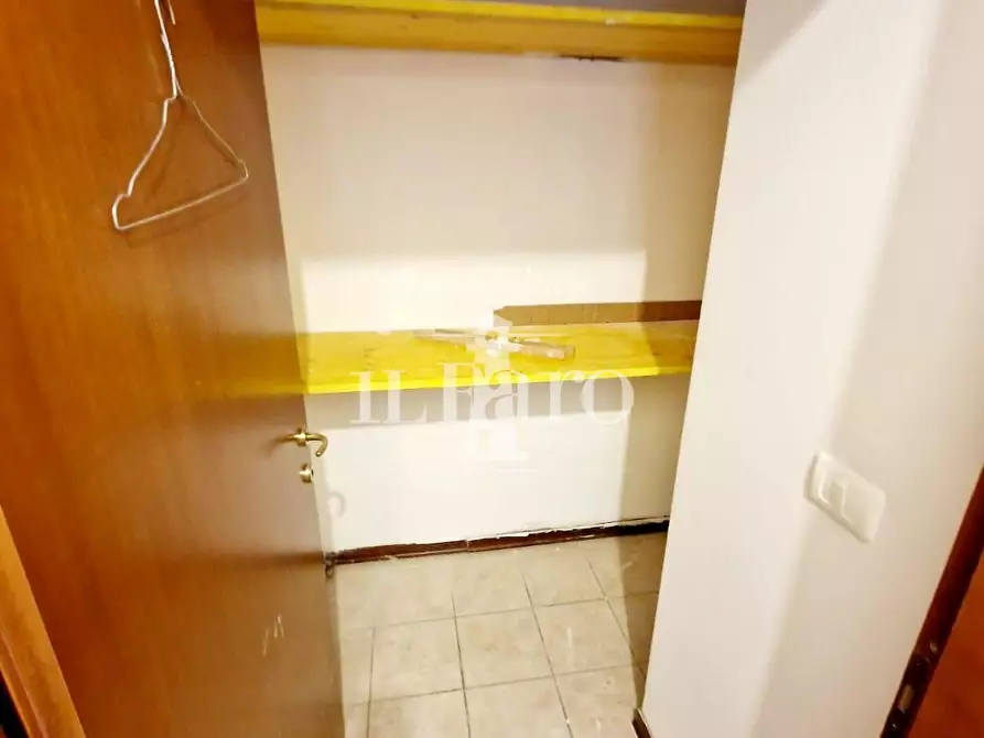 Immagine 12 di Appartamento in vendita  a Campi Bisenzio