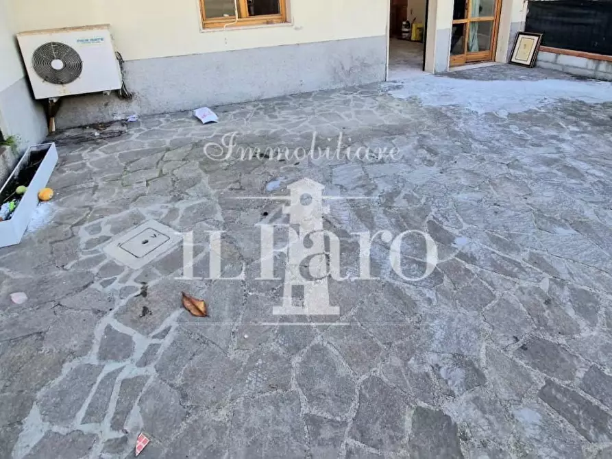 Immagine 9 di Appartamento in vendita  a Campi Bisenzio