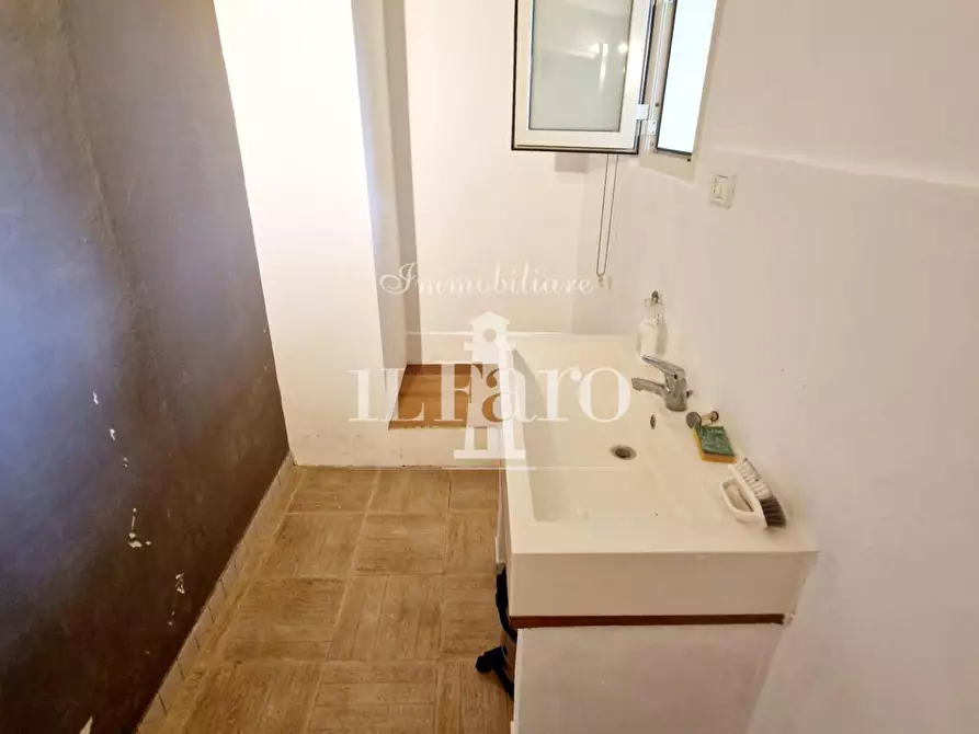 Immagine 48 di Casa indipendente in vendita  a Campi Bisenzio