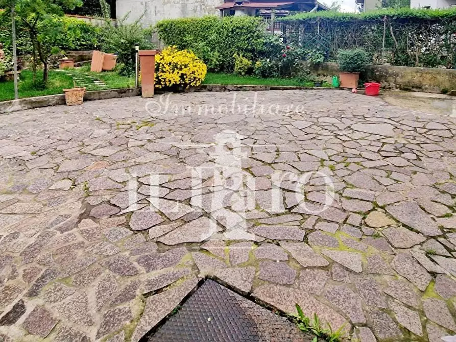 Immagine 6 di Casa indipendente in vendita  a Campi Bisenzio