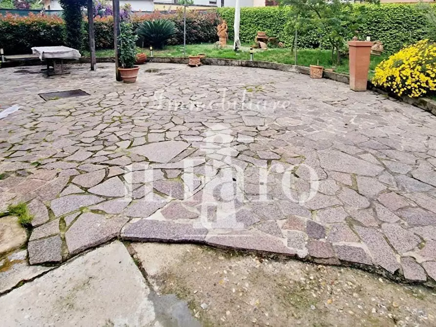 Immagine 8 di Casa indipendente in vendita  a Campi Bisenzio