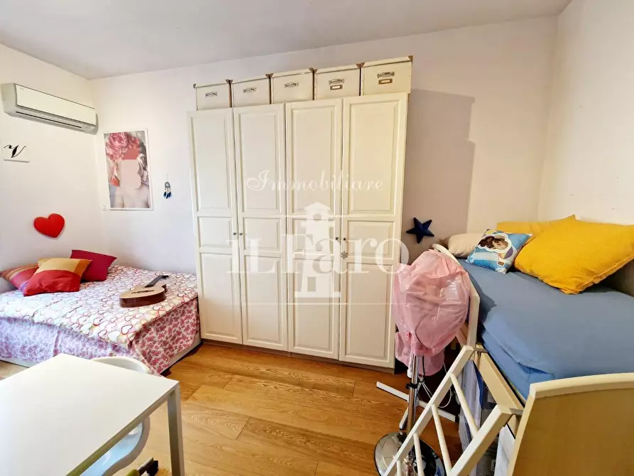 Immagine 33 di Casa indipendente in vendita  a Campi Bisenzio