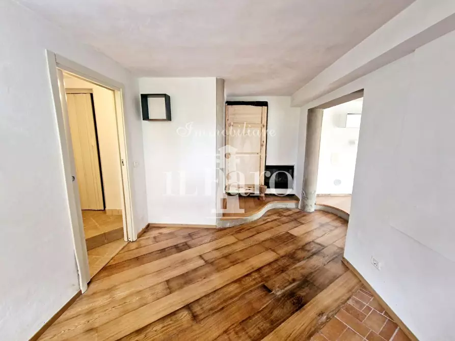 Immagine 49 di Casa indipendente in vendita  a Campi Bisenzio