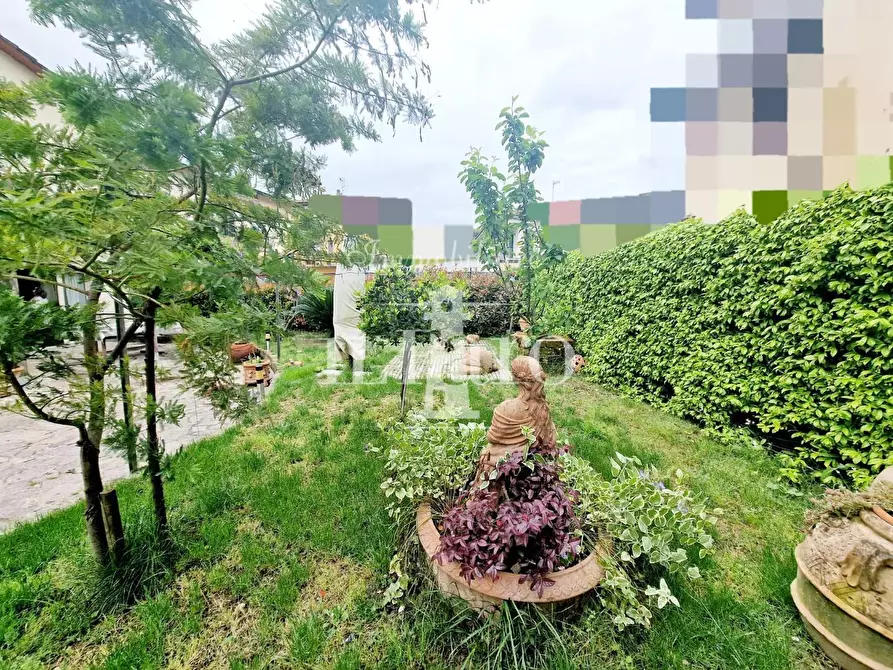 Immagine 4 di Casa indipendente in vendita  a Campi Bisenzio