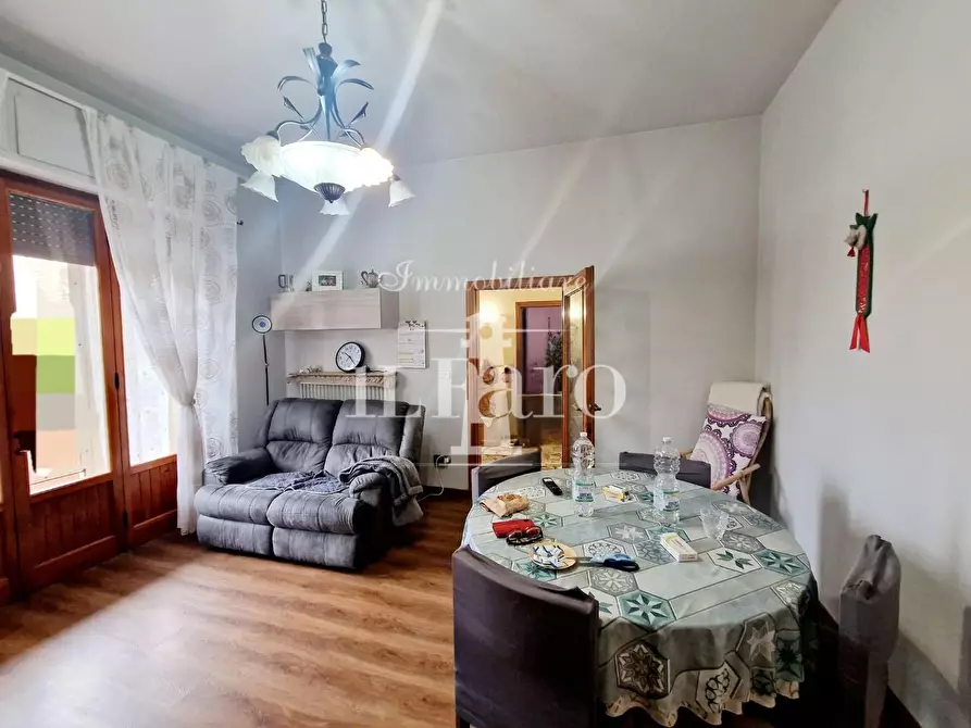 Immagine 10 di Casa indipendente in vendita  a Campi Bisenzio