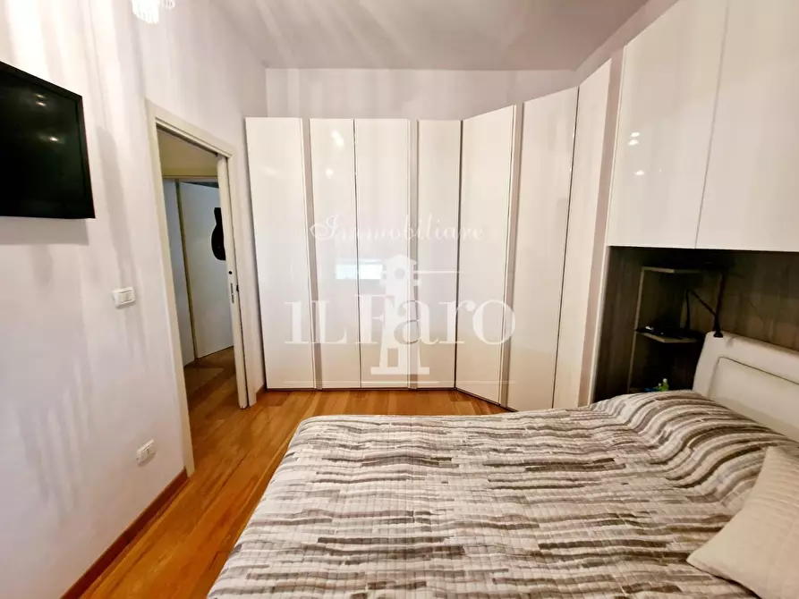 Immagine 28 di Casa indipendente in vendita  a Campi Bisenzio