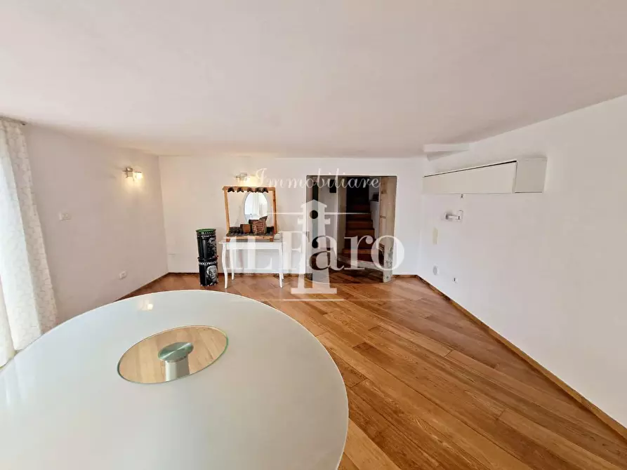 Immagine 37 di Casa indipendente in vendita  a Campi Bisenzio