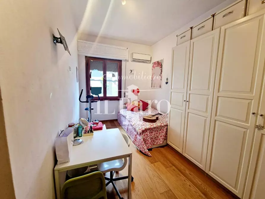 Immagine 34 di Casa indipendente in vendita  a Campi Bisenzio